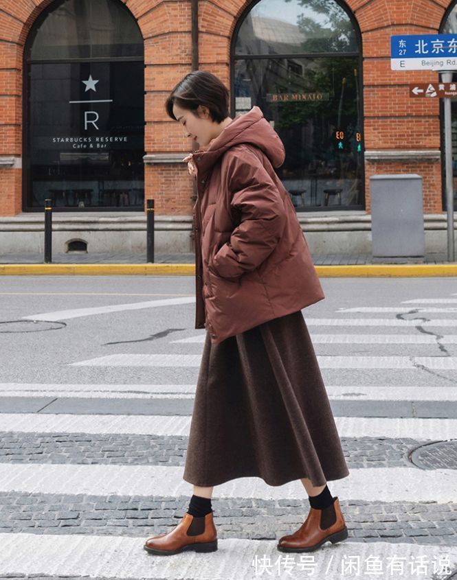今年冬天开始流行“九分穿搭”,时髦显高有气质,超适合中年女人