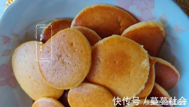 我家小宝每天吵着吃这个蛋糕，比蛋糕简单，比面包软，特别香