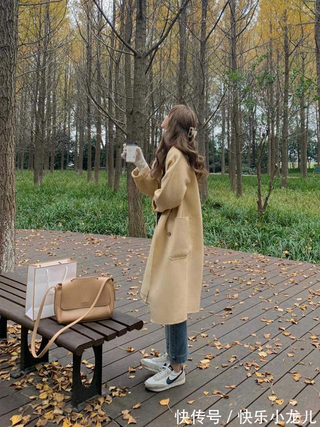 美女 秋冬大衣内搭选什么才好看,记住几个搭配技巧,让你变成大美女