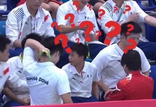 全红婵|陈艺文偷吃红姐火腿肠,全红婵找樊振东告状,气不过把皮扔给师姐