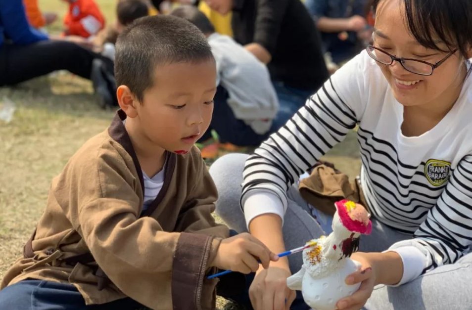 物品|幼儿园老师首次让萌娃带物品，孩子传错话，老师：这都是什么