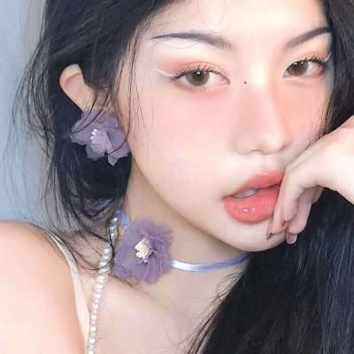 天生“带妆脸”的女孩子,脸上都有这“3特征”,素颜就像化了妆一样