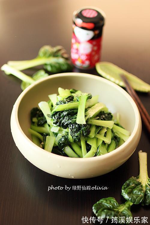炒青菜不出水不变黄小秘诀，色泽鲜亮又好吃