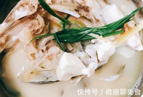 炖鱼汤|炖鱼汤时，先加水还是先煎鱼很多人都弄错，难怪鱼肉腥柴难吃！