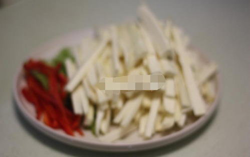 切一切炒一炒,脆嫩清爽,比肉还香