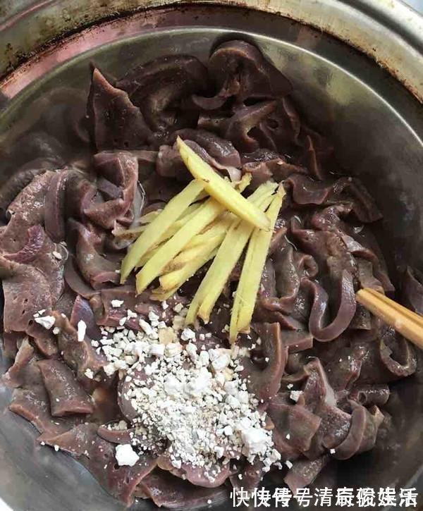 喝酒|最伤害肝的,不是吃药喝酒,是最不起眼的是这件事,大多人每天做