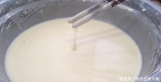 简直|平菇最好吃的做法,外酥里又嫩简直比小酥肉还好吃,第一步是关键