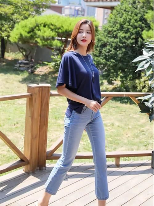 牛仔裤|“清凉可口”的紧身牛仔裤,清纯女神的撩发技能,网友真迷人