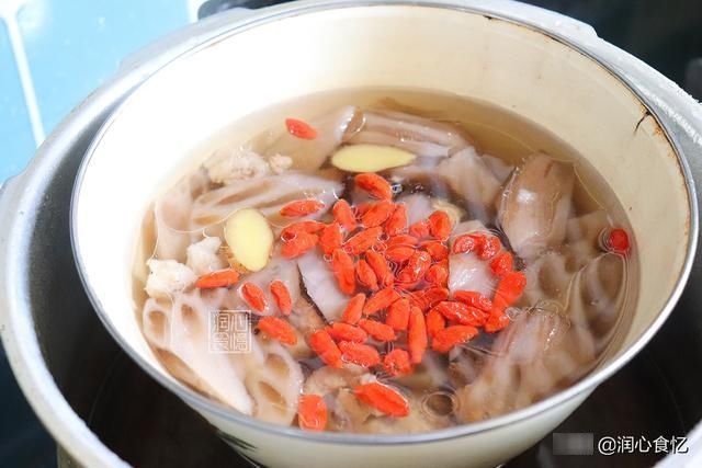 莲藕|天越冷,越要多喝这碗汤,我家一周喝3回,营养又滋补,暖和入冬