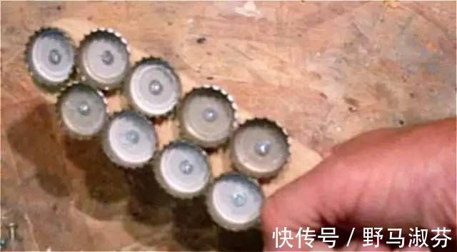 把肥皂放在矿泉水瓶盖上，第二天奇迹发生了