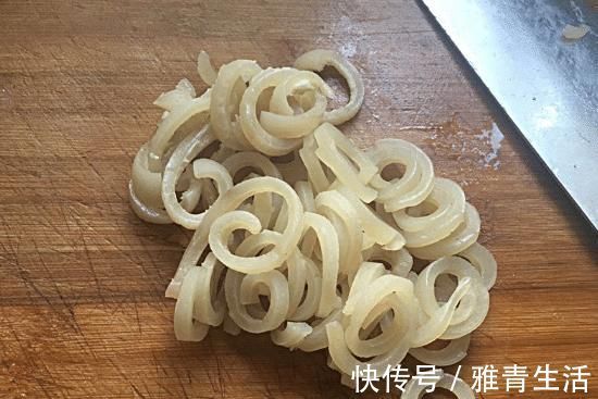 口感|煮猪皮冻，加多少水合适？记住1个比例，口感软滑，易成型更透明