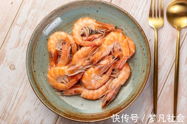 小龙虾|白灼虾用水煮就错了，试试不放一滴水，做出来Q弹鲜嫩无腥味