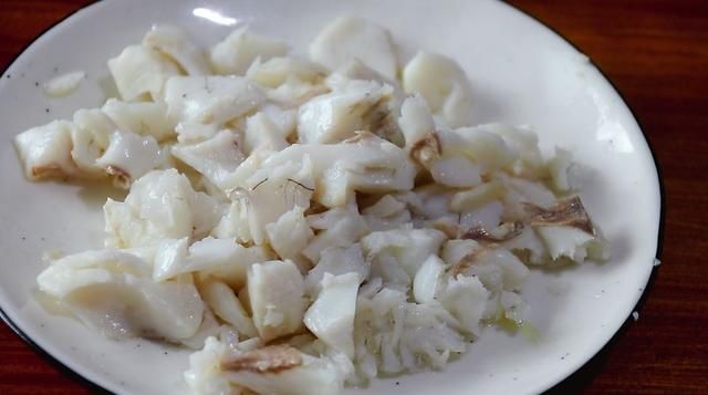 天冷碰到这鱼别手软,做上一道菜,暖胃又暖身,营养极高