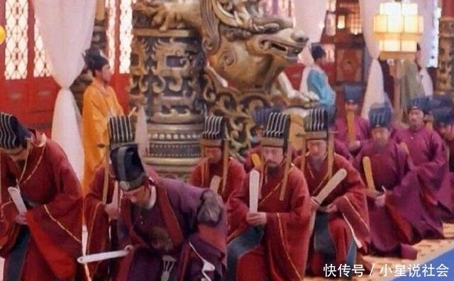 平庸|没落贵族子弟, 绝世名将之孙, 不甘平庸, 跟人家造反, 结局很喜感