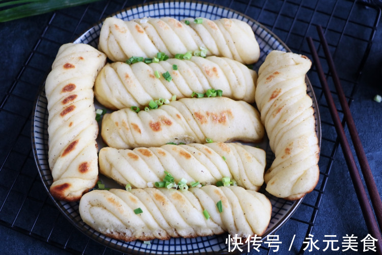 松软|给女儿做了这早餐，松软酥脆，连着吃了5个，三天两头准做一锅