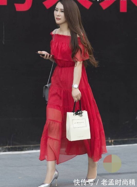 红色|美少妇长发飘飘,红色连衣裙配上高跟鞋,魅力十足!