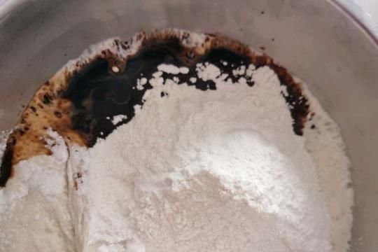 中筋面粉|蒸红糖馒头，不要只加酵母，面里加一点它，香软有嚼劲，个个开花