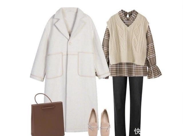 讲究的女人真会穿,用''马甲''混搭叠穿,拯救春天换季乱穿衣的尴尬