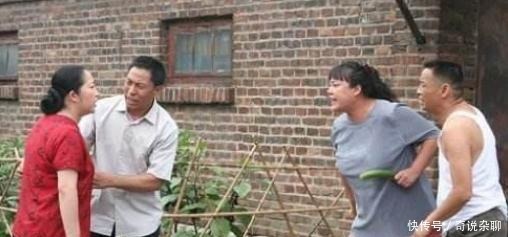 “你剁肉吵我小孙子午睡了!”奶奶上门质问,却遭邻居霸气回怼