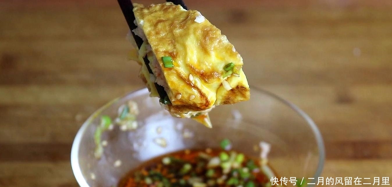 快过年了,这样做蛋卷,营养解馋,做法简单,全家都喜欢吃