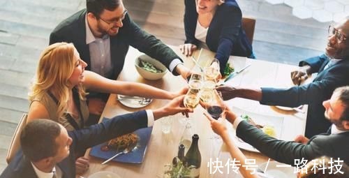 胃黏膜|常吃面条对胃好?提醒:若想胃部健康,3种食物尽量少吃一些