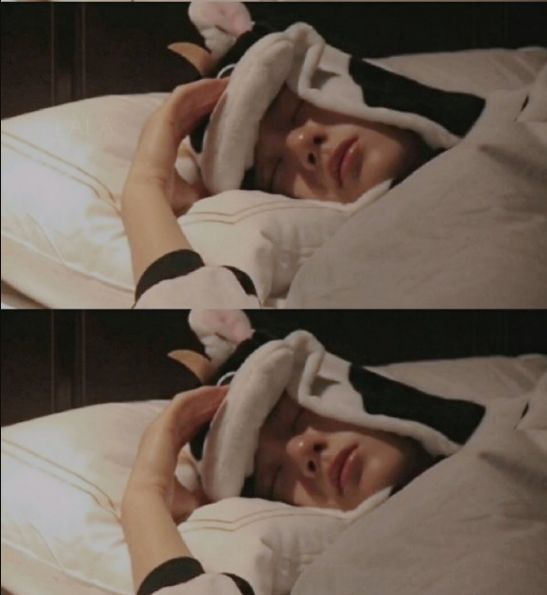 |明星睡姿哪家强?李现老实,王一博搞笑,看到肖战:好乖