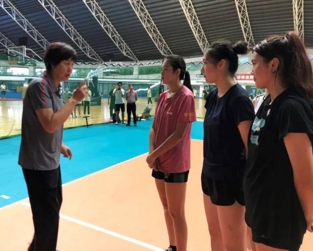 卸任|中国女排迎来好消息!郎平重新出山执教,为女排发展再添新助力