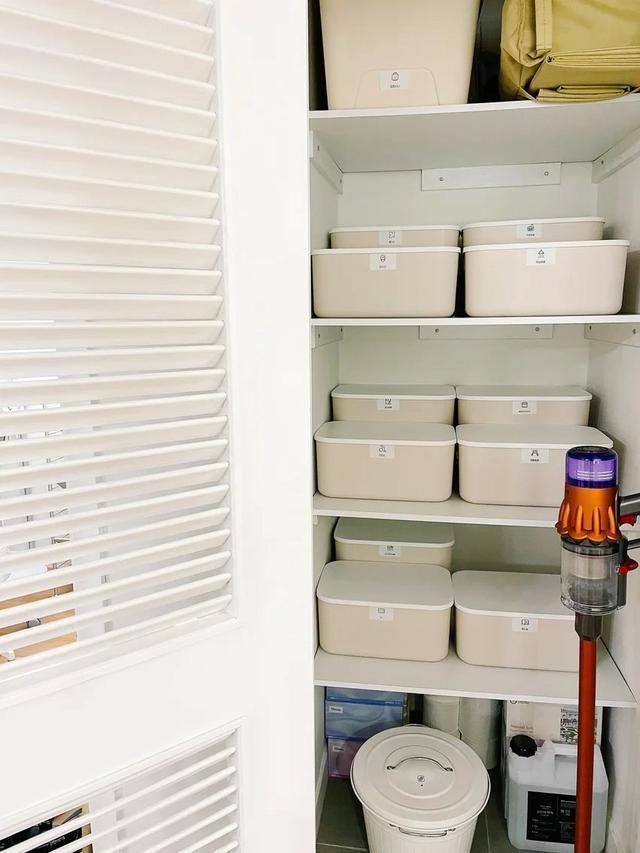 一日三餐|小夫妻82㎡的婚房,是整栋楼最有远见的一家,五脏俱全收纳超强