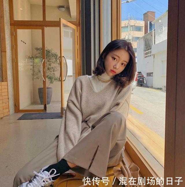 马甲 打底衫过时了！秋冬流行这4件内搭！打底衫过时了！秋冬流行这4件内搭！