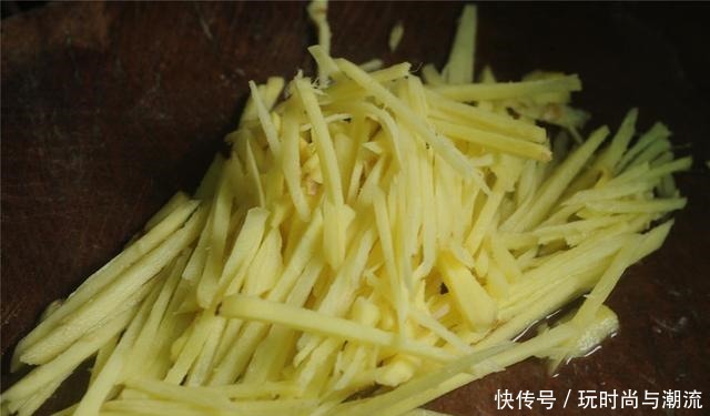 白酒最怕的“解药”就是它,每家每户都有,酒前吃不怕醉对肝很好