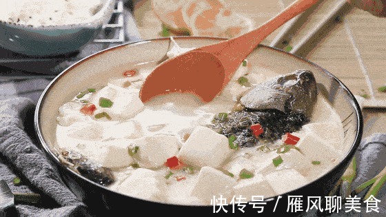 炖鲫鱼汤|炖鲫鱼汤，别直接下锅炖！再加这一步，汤浓味儿美，肉质鲜嫩不腥