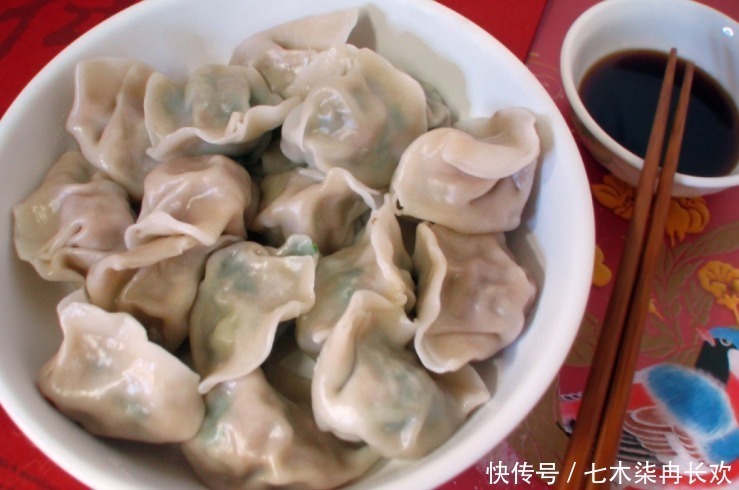解馋|夏天总会买这菜来包饺子,皮薄馅大很美味,多吃也不上火,解馋