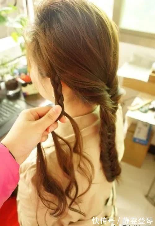 扎发 2款简单的长发发型扎法,让你瞬间变得美丽动人
