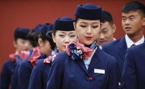 原来飞机上有三项隐藏服务，只要你敢开口要求，空姐都不会拒绝你