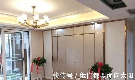 新房|闺蜜裸婚6年买新房，砸28万装修，镶金的电视墙我还是第一次见！