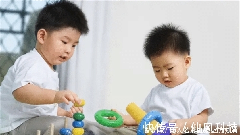 父母|护士报喜生了双胞胎儿子,宝爸听了拔腿就跑,网友:是我也得跑