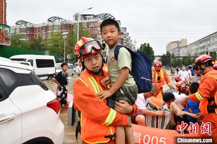 郑州市|江西南昌消防营救疏散郑州被困群众2000余人