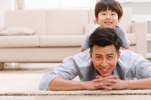 孩子 “鞋拔子”脸新娘,旁边新郎一脸“纠结”,网友:天生绝配