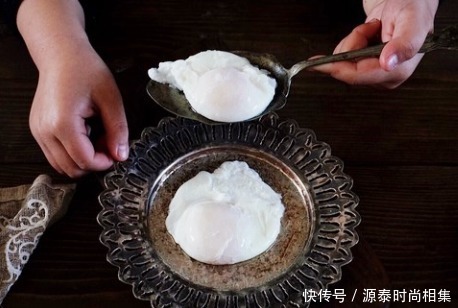 不起沫|煮荷包蛋时,直接下锅是不对的,牢记1点,鸡蛋圆滑鲜嫩不起沫