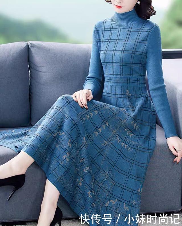 中年女人秋冬穿衣不再愁, 轻奢风针织裙配小皮靴, 俨然一副阔太范