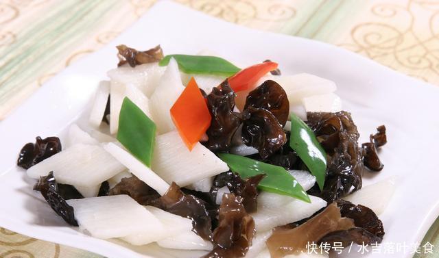 食物|冬天天冷，可以吃这5种应季食物，价格不贵，抵御寒冷，平稳过冬