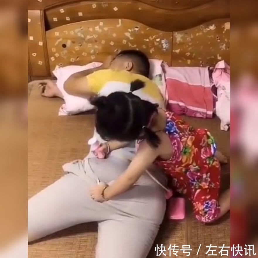小棉袄|萌娃拿玩具针筒使出全身力气给爸爸“扎针”火了,网友手法绝了