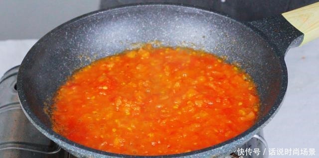 想吃肉丸子,用这种做法,肉末加一块老豆腐,锅里一炸,真香