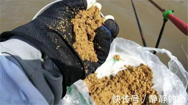 冬钓时,打窝也没口?那是你方法不对,按我说的做,鱼获翻倍