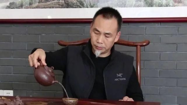 花器|拙朴灵动，寄情于壶——史银之