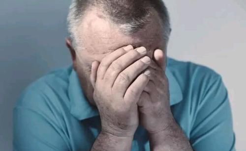 男性开始变老的时候，身体2个地方会“增大”，2个地方会“缩小”