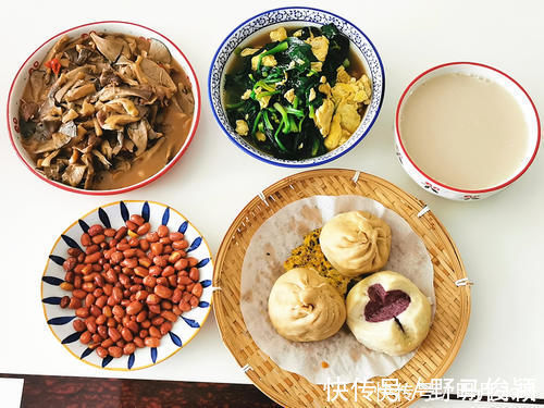 家常菜|中年夫妻20元午餐,火了朋友圈,3菜1汤实惠,网友:家常菜真香