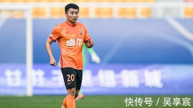 李行|李金羽胆子真大,接手武汉队后还敢用李行踢首发,同时收到回报