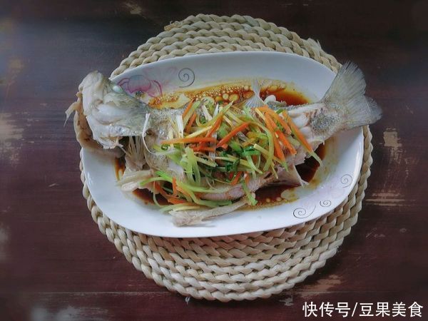  #福气年夜菜#鲜美肥嫩的清蒸鲈鱼