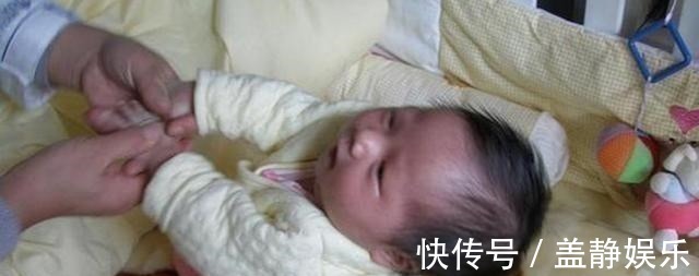 锻炼|抬头、翻身、独坐、行走,1岁前宝宝大运动发育规律,你娃达标吗